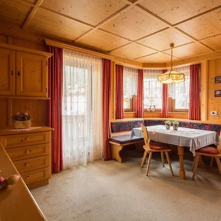Alpin Apartments Colfosco Room photo